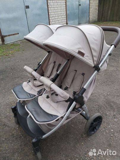 Прогулочная коляска для двойни