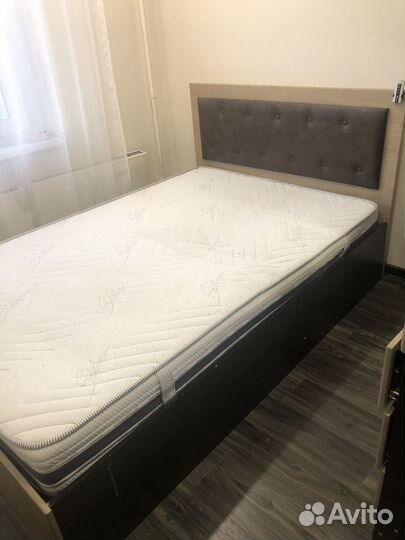 Угловой шкаф с зеркалом