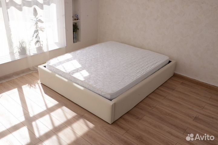 Кровать 160х200 с подъемным механизмом и матрасом