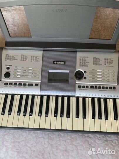 Синтезатор Yamaha psr E403 серебристый