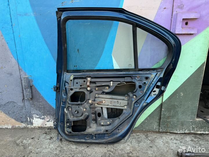 Дверь задняя правая Nissan Primera P11