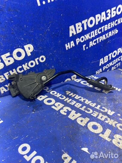 Педаль газа Nissan Primera P12 седан QG18DE 2003