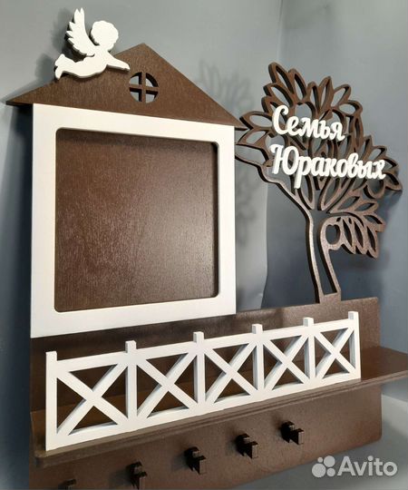 Ключница с полочкой