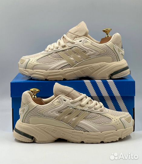 Кроссовки Adidas женские