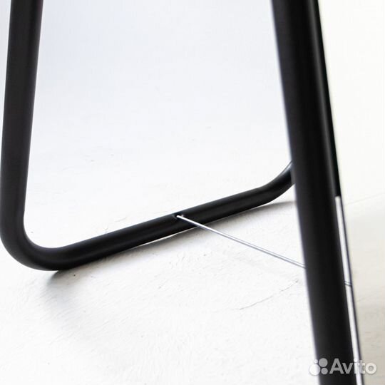 Зеркало напольное Linearity на подставке, чёрный