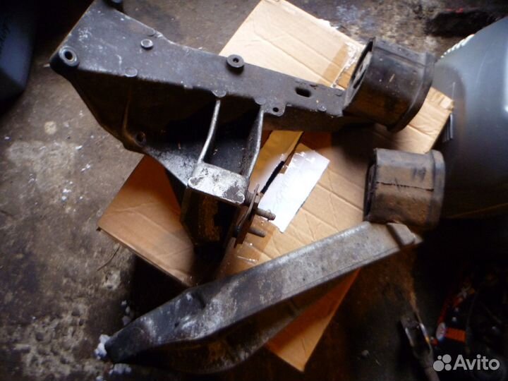 Опоры двигателя Фольксваген Транспортер Т2, Т3