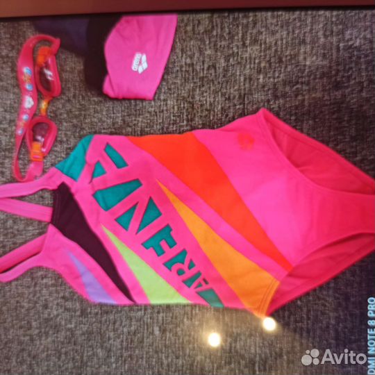 Купальник шапочки и очки