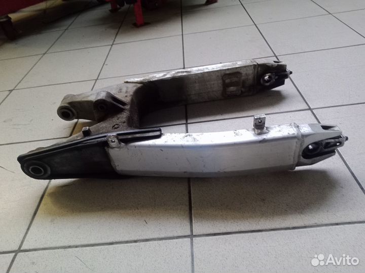 Маятник Honda CBR 600 F4