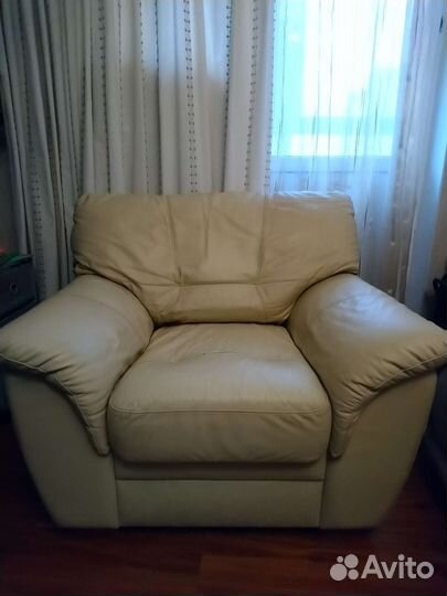 Кожанное кресло