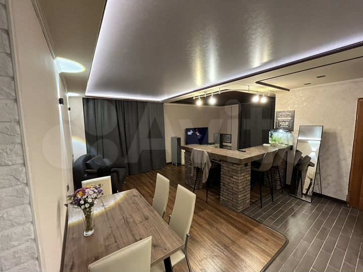 3-к. квартира, 87 м², 12/17 эт.