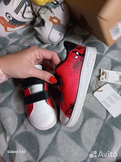 Кроссовки adidas