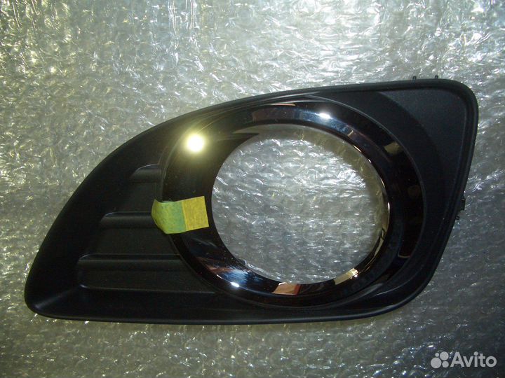 Рамка передней птф левая Тойота Камри с09