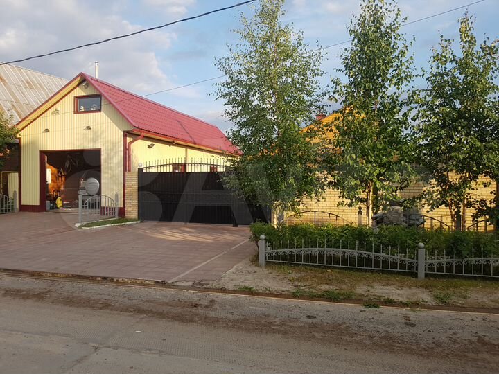 Дом 201 м² на участке 9 сот.