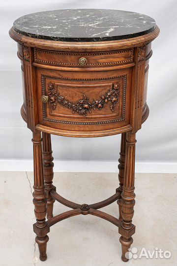 Тумба старинная в стиле классицизм