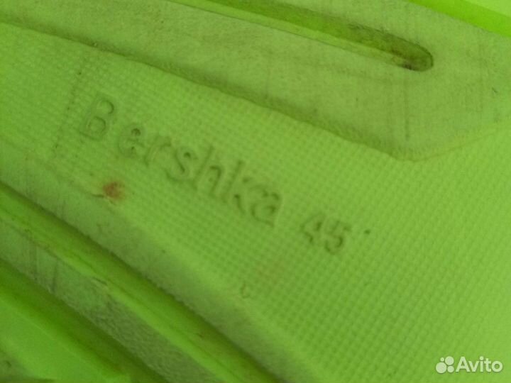 Мужские кроссовки фирмы Bershka