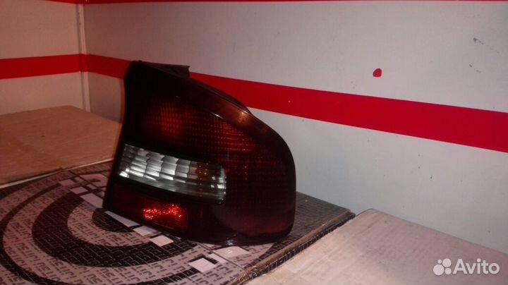 Стоп сигнал субару легаси subaru legacy BE5 2000 г