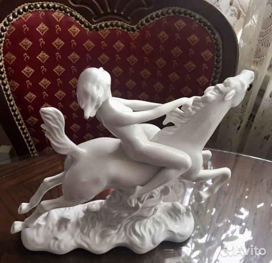 Фарфоровые статуэтки
