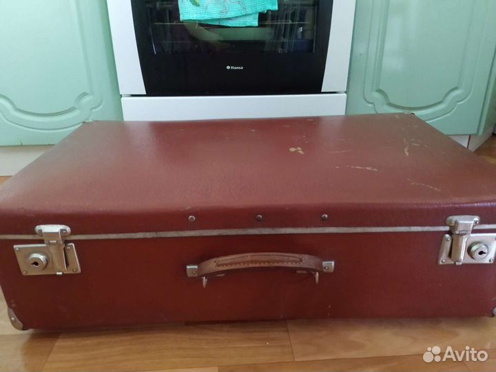 Чемодан старинный