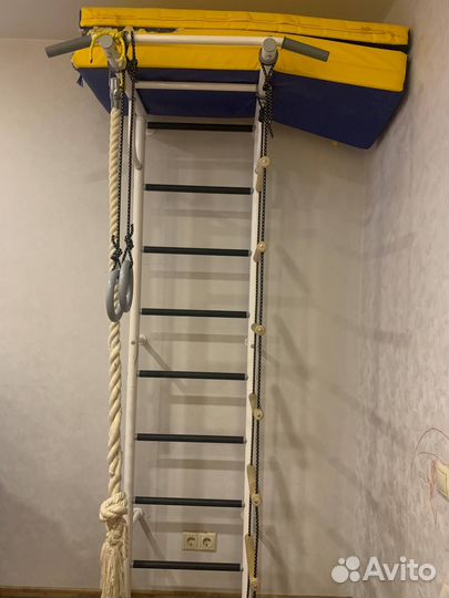 Шведская стенка с турником бу