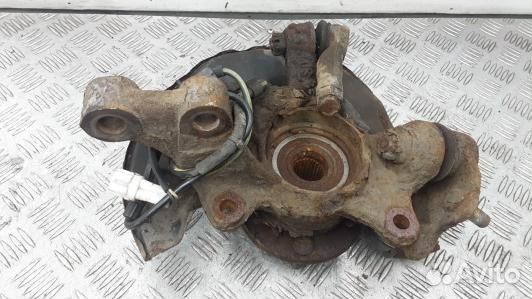 Ступица передняя правая toyota avensis T25 (EML27N