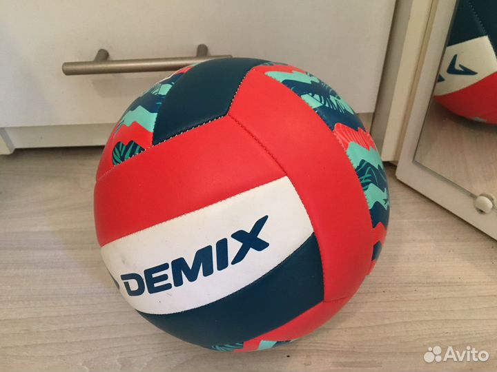 Волейбольный мяч