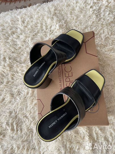 Шлепанцы на каблуке