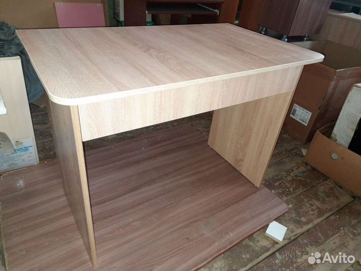 Письменный стол