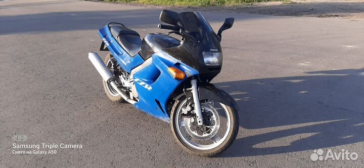 Kawasaki zzr 250
