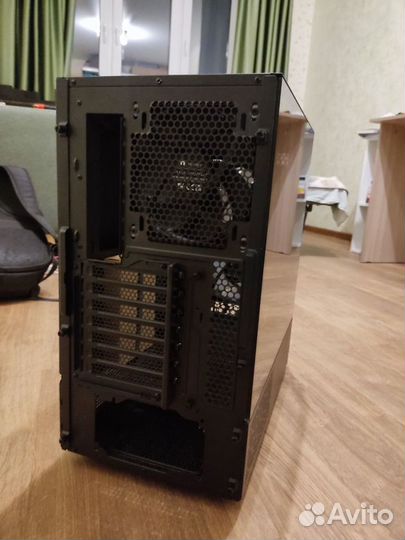 Компьютерный корпус Thermaltake Ceres 300 Tg