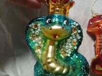 Змея символ года стекло игрушка