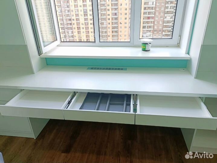 Рабочая зона у окна