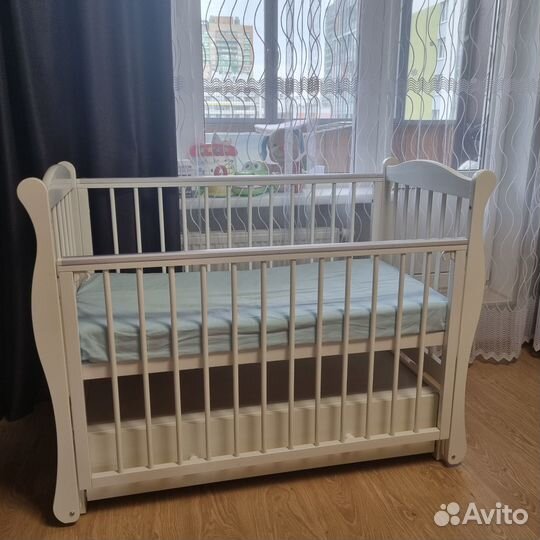 Детская кроватка 