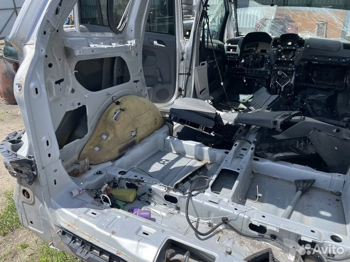 Задняя часть кузова opel zafira b