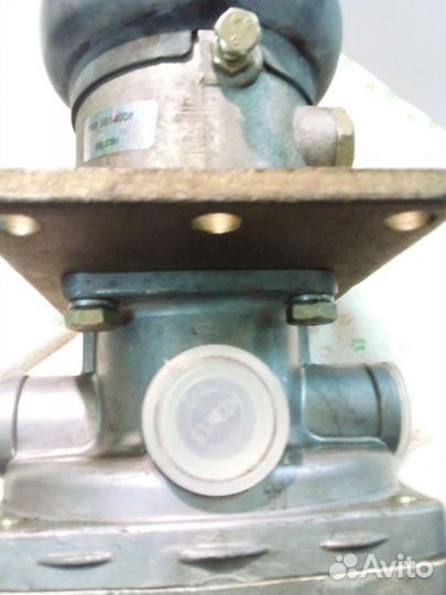 Кран тормозной камаз