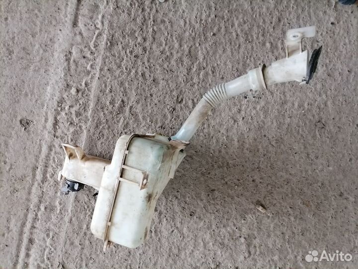 Бачок стеклоомывателя subaru DEX toyota BB