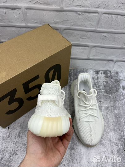 Кроссовки Adidas Yeezy Boost 350 v2 Triple White