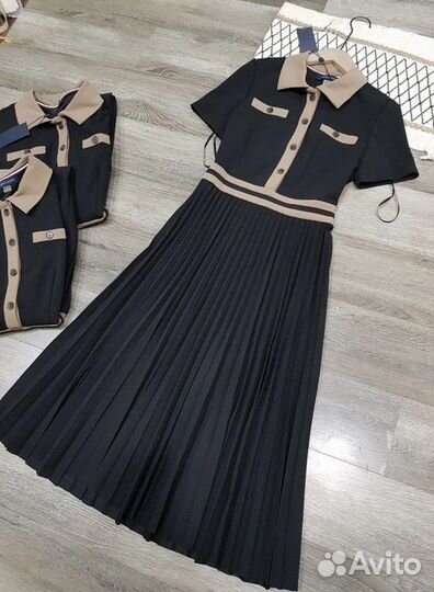 Платье миди летнее Tommy Hilfiger с юбкой плиссе