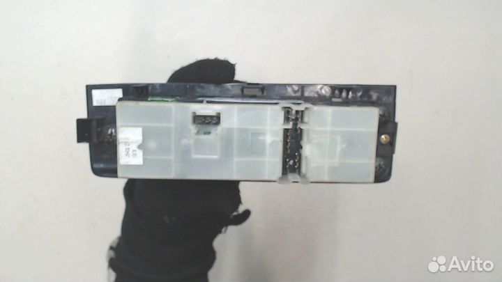 Кнопка стеклоподъемника Nissan Pathfinder, 2006