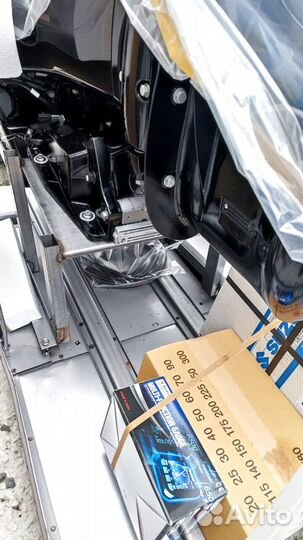 Мотор лодочный Suzuki DF140Btgl черный