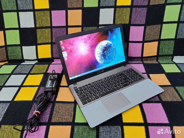 Ноутбук asus X550CC