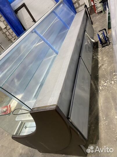 Витрины 3х метровые, 4 шт