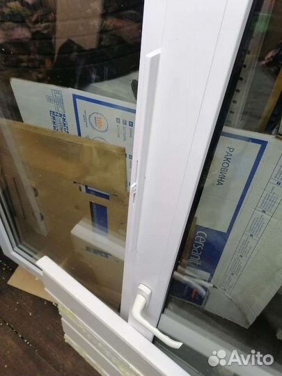 Оконный блок б/у с москиткой