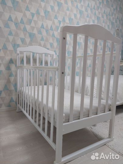 Кроватка детская с матрасом