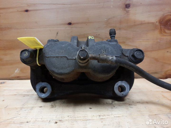 Суппорт прав. перед. nissan elgrand