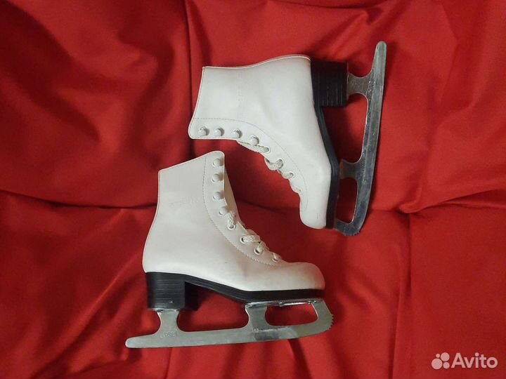 Коньки фигурные детские 30 размер