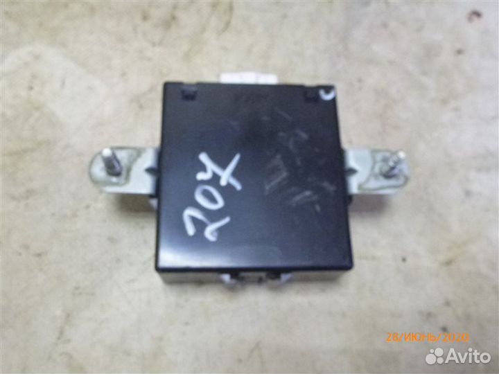 Блок управления раздаткой Ford Maverick TM1 AJ6