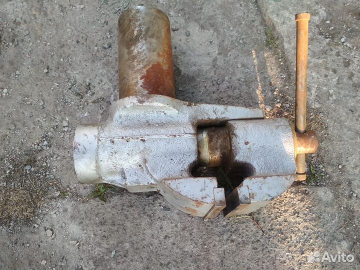 Тиски тисы слесарные СССР