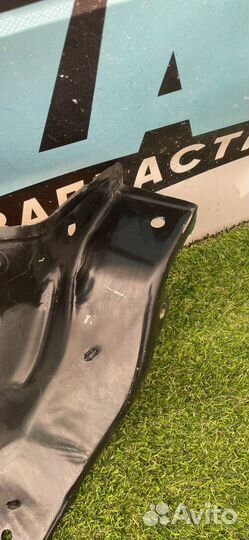 Тепловой экран моторного отсека Ford Mustang