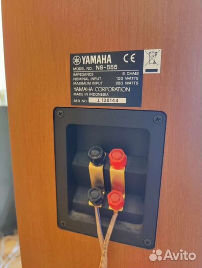 Напольные колонки Yamaha NS 555