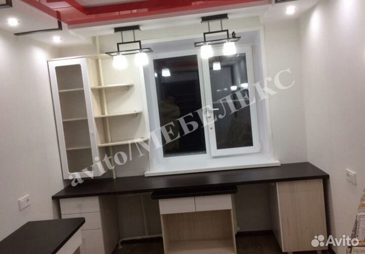 Рабочая зона у окна